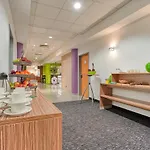 מלון Centro West