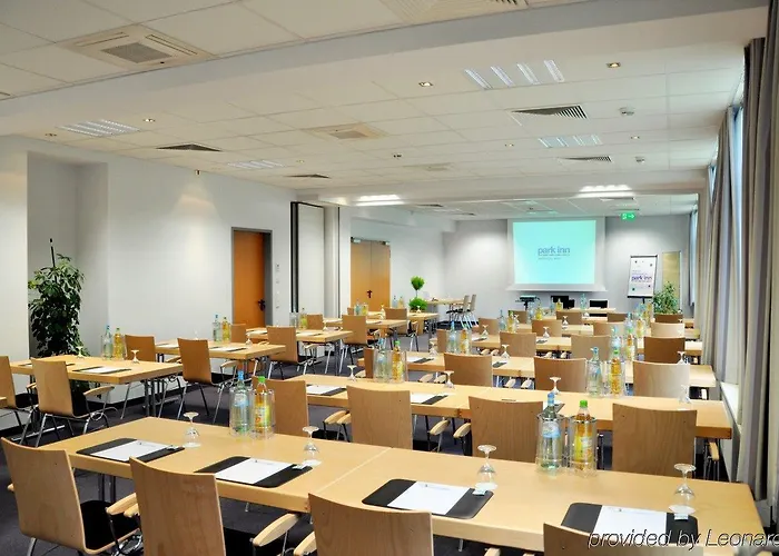 Centro West Hotel 3*