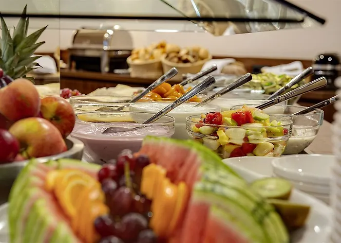 Centro West Hotel 3*