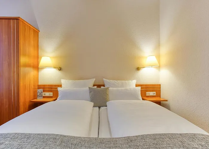 Centro West Hotel 3*