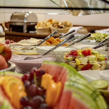 Centro West Hotel 3*