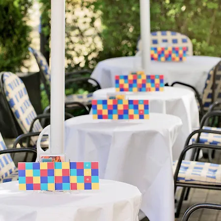 Centro West Hotel 3*