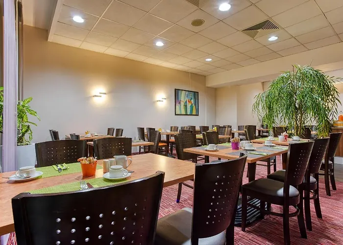 Centro West Hotell 3*