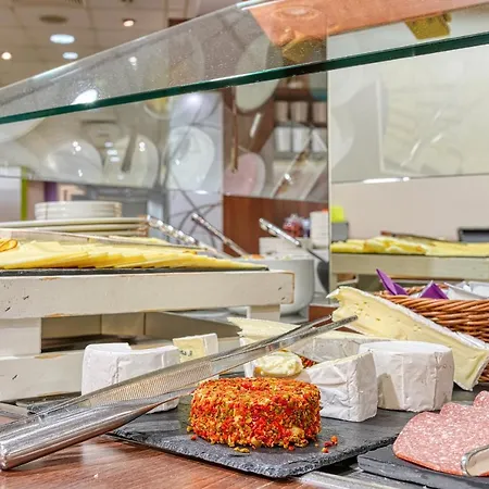 Отель Centro West 3*